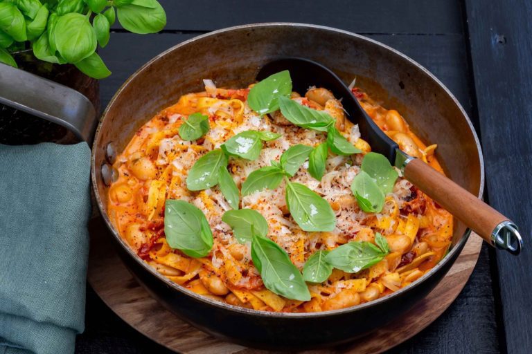 "One Pot" pasta - pasta med kyckling och tomat