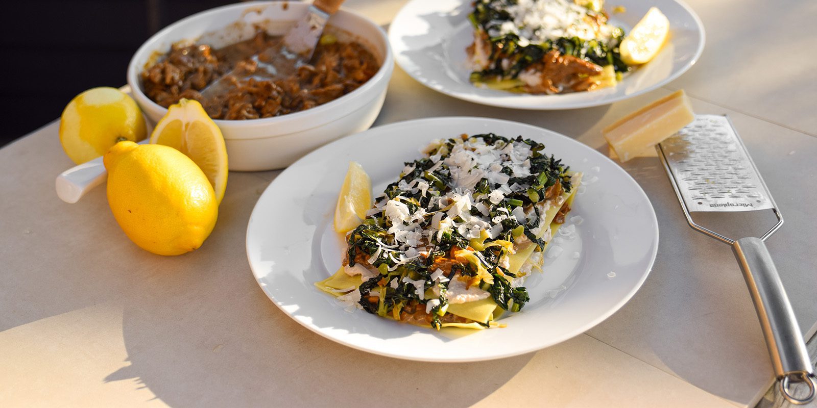 Öppen kantarell-lasagne med svartkål och ricottakräm